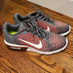 NEW Nike Air Max coral pink and grey size 7.5.